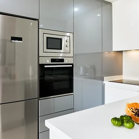 Modern Flat Close To & Golf Courses! Apartment
